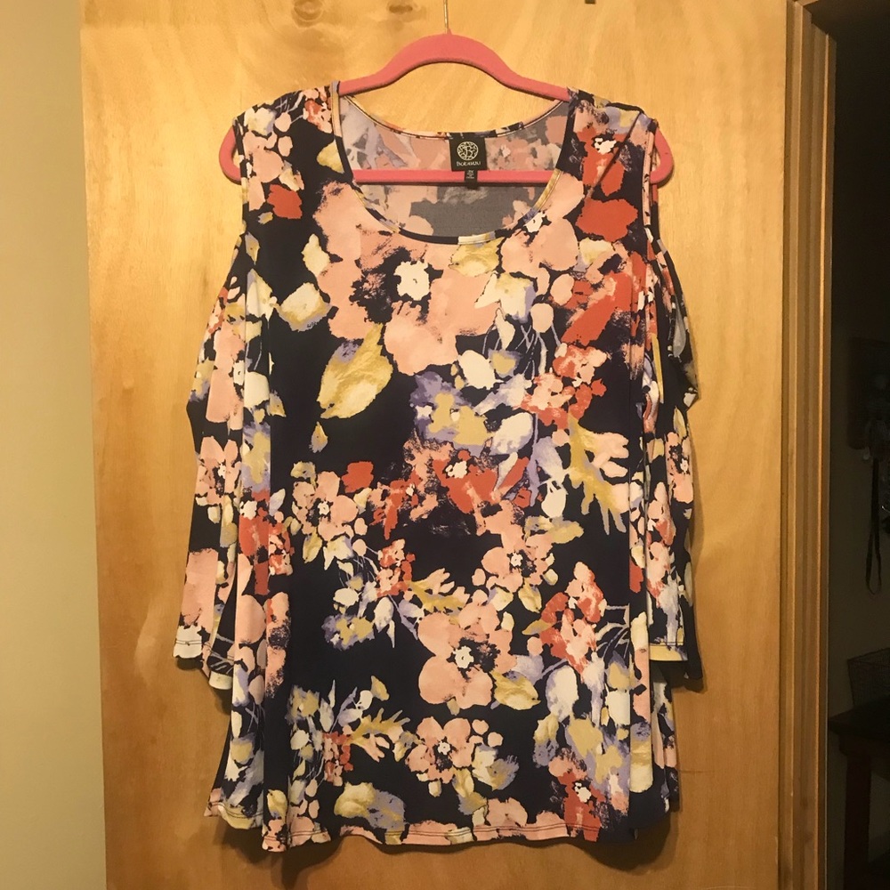 Adorable spring top!